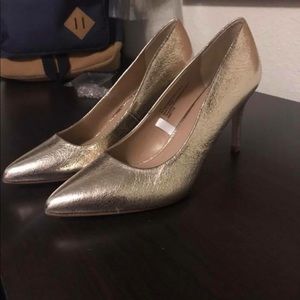 Gold Pumps